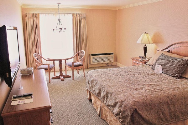 Columbus Inn image 15